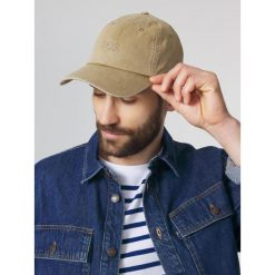 Czapka z daszkiem TBS Citycap. Brązowe czapki z daszkiem Tbs, bez wzorów. Za 228.50 zł.