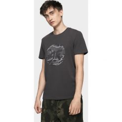 T-shirt męski TSM076 - ciemny szary. Szare t-shirty 4F, m, bez wzorów, bez kołnierzyka, bez ramiączek. W wyprzedaży za 49.99 zł.