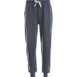 Spodnie do biegania Cruz Regent. Białe buty do biegania CRUZ, bez wzorów, bez zapięcia, do biegania. Za 162.00 zł.