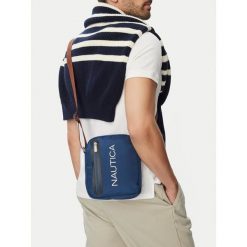 Saszetka Nautica. Niebieskie saszetki i nerki Nautica, bez wzorów. Za 49.99 zł.