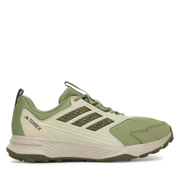 Trekkingi adidas. Zielone buty do biegania Adidas, bez wzorów, bez zapięcia. Za 299.99 zł.