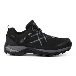 Buty męskie Samaris III Low. Niebieskie buty trekkingowe Regatta, bez wzorów, bez zapięcia, trekkingowe. W wyprzedaży za 329.99 zł.