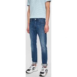 Lee - Jeansy Luke Zip Pocket. Jeansy Lee. W wyprzedaży za 229.90 zł.