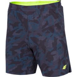 Spodenki do biegania męskie SKMF201 - morska zieleń allover. Krótkie spodenki sportowe marki 4F. W wyprzedaży za 79.99 zł.