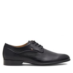 Półbuty Gino Rossi. Czarne eleganckie półbuty Gino Rossi, bez wzorów, bez obcasa, bez zapięcia. Za 329.99 zł.