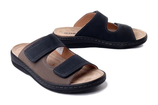 Dr. Brinkmann 600148-00 brązowy;czarny, klapki męskie. Brązowe klapki Dr. Brinkmann, ze skóry. Za 279.92 zł.