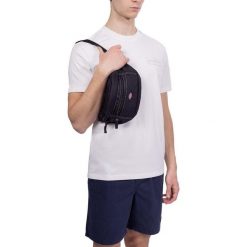 Saszetka Dickies Ashville czarna. Czarne torby na ramię Dickies, bez wzorów, bez dodatków. Za 147.80 zł.