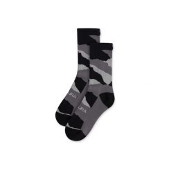 Skarpety Endura Peak w kolorze czarnym. Brązowe skarpety ENDURA, bez wzorów. Za 52.99 zł.