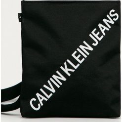 Calvin Klein Jeans - Saszetka. Czarne saszetki i nerki Calvin Klein Jeans, bez wzorów, z jeansu. W wyprzedaży za 129.90 zł.