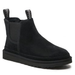 Sztyblety Ugg. Czarne botki sznurowane UGG, bez wzorów, bez obcasa, bez zapięcia. Za 629.99 zł.