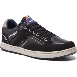Sneakersy WRANGLER - Marshall Low WM91040A Black 062. Buty sportowe casual marki Wrangler. W wyprzedaży za 189.00 zł.