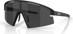 Okulary przeciwsłoneczne Bliz P006. Czarne okulary przeciwsłoneczne Bliz. Za 460.60 zł.