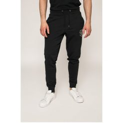 Jack & Jones - Spodnie. Spodnie treningowe długie marki Jack & Jones. W wyprzedaży za 79.90 zł.