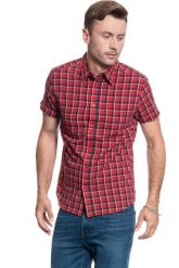 MĘSKA KOSZULA MATERIAŁOWA WRANGLER SS 1 PKT SHIRT FORMULA RED W5J11OXWO 112130161. Czerwone koszule Wrangler, m, bez wzorów, z materiału, bez kołnierzyka, bez ramiączek. Za 129.99 zł.