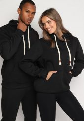 Czarna Bluza z Bawełną Wykończona Kapturem Kangurową Kieszenią i Polarem Padela. Czarne bluzy Born2be, l, bez wzorów, z bawełny, z kapturem. W wyprzedaży za 76.49 zł.