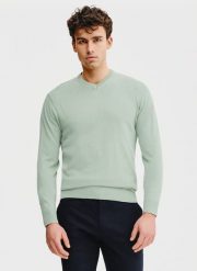 PAKO LORENTE – Zielony męski sweter w serek. Zielone swetry nierozpinane Pako Lorente, na wiosnę, m, bez wzorów, z bawełny, bez kołnierzyka, bez ramiączek. Za 139.99 zł.