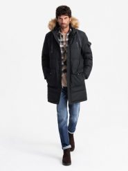 Długa ciepła kurtka męska typu parka z kapturem – czarna V2 OM-JALJ-0182 - XXL. Czarne kurtki Ombre Clothing, l, z aplikacjami, z materiału, z kapturem. W wyprzedaży za 239.99 zł.