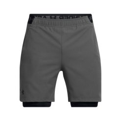 Krótkie 2-w-1 tkane Under Armour Vanish. Czarne szorty Under Armour, bez wzorów, z materiału, sportowe. Za 226.50 zł.