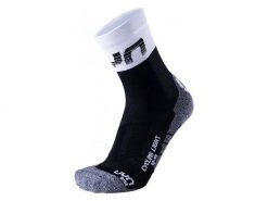 Skarpety do rolek UYN Light Mens Socks Black White 2021. Białe skarpetki sportowe UYN, bez wzorów, z dzianiny. Za 74.99 zł.