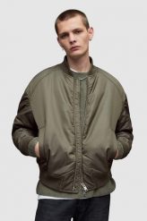 AllSaints kurtka bomber męski kolor zielony zimowa. Zielone kurtki AllSaints, na zimę, l, bez wzorów, bez kaptura. W wyprzedaży za 1,259.90 zł.