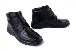 COMFORTABEL 670499-1 schwarz, botki męskie. Czarne botki sznurowane Comfortabel, na zimę, bez wzorów, bez obcasa, bez zapięcia. Za 323.92 zł.