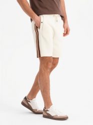 Dresowe męskie szorty z lampasami i ściągaczem w pasie – kremowe V3 OM-SRSK-0156 - XXL. Białe krótkie spodenki sportowe Ombre Clothing, l, z aplikacjami, z bawełny. W wyprzedaży za 99.99 zł.
