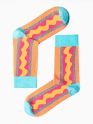 Skarpety męskie we wzory - pomarańczowe V14 - Rozmiar: 39/42. Brązowe skarpety Ombre Clothing, bez wzorów, z bawełny. W wyprzedaży za 3.99 zł.