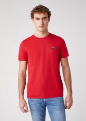 WRANGLER SS SIGN OFF TEE MĘSKI T-SHIRT KOSZULKA NADRUK LOGO SCARLET RED W7C07D3UU 112131608. Czerwone t-shirty Wrangler, m, bez wzorów, bez kołnierzyka, bez ramiączek. Za 69.99 zł.