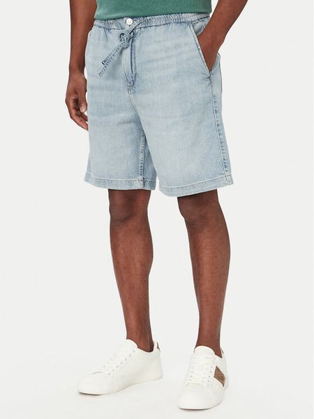 Guess Szorty jeansowe Carson M6YDVB D1407 Niebieski jasny Relaxed Fit. Niebieskie szorty Guess, m, z aplikacjami, z bawełny. Za 394.99 zł.