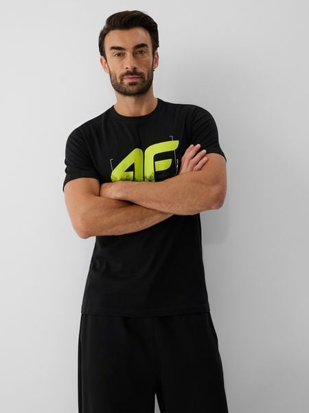 4F T-shirt regular z nadrukiem męski - czarny XXL. Czarne t-shirty 4F, m, bez wzorów, z bawełny, bez kołnierzyka, bez ramiączek. Za 59.99 zł.
