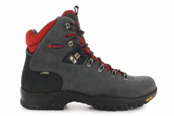 Buty trekkingowe męskie Chiruca Dynamic. Czerwone buty turystyczne Chiruca, bez wzorów, z gore-texu, bez zapięcia, outdoorowe, gore-tex. Za 881.00 zł.