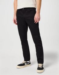 MĘSKIE SPODNIE JEANSOWE WRANGLER RUSTLER SLIM BLACK RINSE CZARNE W10ERD107 112342562. Czarne jeansy Wrangler, l. W wyprzedaży za 69.99 zł.