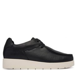 Półbuty Calvin Klein. Czarne eleganckie półbuty CALVIN KLEIN, bez wzorów, bez obcasa, bez zapięcia. Za 649.99 zł.