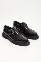 Półbuty męskie skórzane lakierki DOLCE&GABBANA. Eleganckie półbuty Dolce & Gabbana, bez wzorów, bez obcasa, bez zapięcia. W wyprzedaży za 3,254.25 zł.