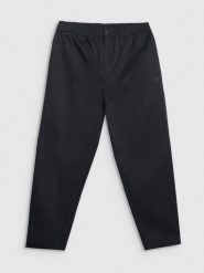 4F Spodnie casual męskie - czarne S. Czarne spodnie materiałowe 4F, na co dzień, m, bez wzorów, z tkaniny, casualowe, długie. Za 189.99 zł.