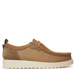 Półbuty Clarks. Brązowe eleganckie półbuty Clarks, bez wzorów, bez obcasa, bez zapięcia. Za 389.99 zł.