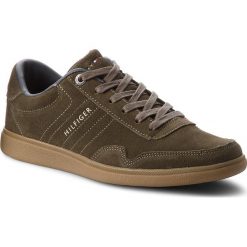 Sneakersy TOMMY HILFIGER - Core Suede Cupsole FM0FM01725 Olive Night 010. Buty sportowe casual Tommy Hilfiger. W wyprzedaży za 279.00 zł.