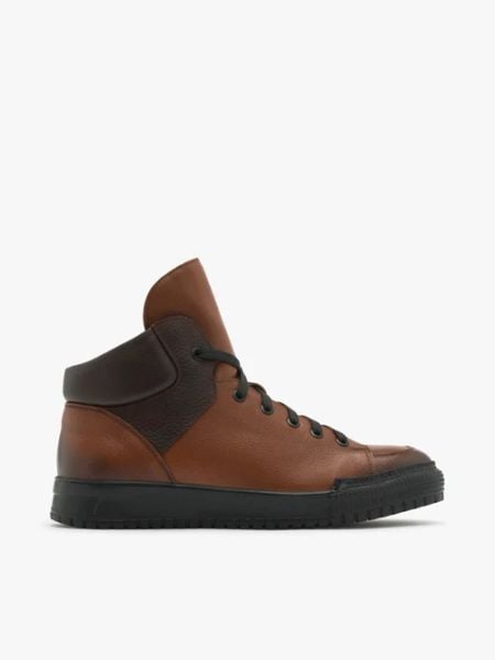 Brązowe trzewiki męskie. Brązowe botki sznurowane Ryłko, bez wzorów, z polaru, bez obcasa, bez zapięcia. Za 449.99 zł.