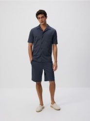 Koszula regular fit z bawełną - ciemnoszary. Szare koszule Reserved, l, bez wzorów, z bawełny, bez kołnierzyka, bez ramiączek. Za 129.99 zł.
