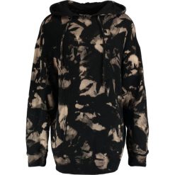 New Look Bluza z kapturem black. Bluzy z kapturem marki New Look, m, z bawełny, z kapturem. W wyprzedaży za 132.30 zł.