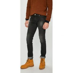 Armani Exchange - Jeansy. Jeansy marki Armani Exchange. W wyprzedaży za 359.90 zł.
