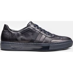 Granatowe trampki męskie. Buty sportowe casual marki Kazar. Za 449.00 zł.