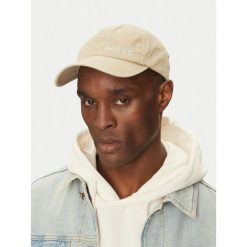 Czapka z daszkiem Guess. Brązowe czapki z daszkiem Guess, z aplikacjami. Za 119.99 zł.