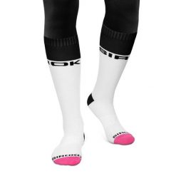Skarpety snowboardowe Siroko Fuji White. Białe skarpety SIROKO, bez wzorów, z bawełny. Za 85.00 zł.