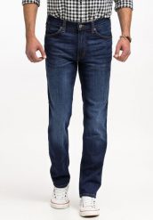 MUSTANG TRAMPER TAPERED MĘSKIE SPODNIE JEANSOWE JEANSY DŻINSY DENIM BLUE 1015352 5000 982. Niebieskie jeansy Mustang, l. Za 229.99 zł.