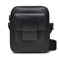 Saszetka Calvin Klein. Czarne saszetki i nerki CALVIN KLEIN, bez wzorów, małe, bez dodatków. Za 279.99 zł.