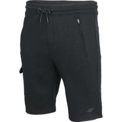 Spodenki dresowe męskie SKMD004 - głęboka czerń. Krótkie spodenki sportowe marki 4F. W wyprzedaży za 69.99 zł.
