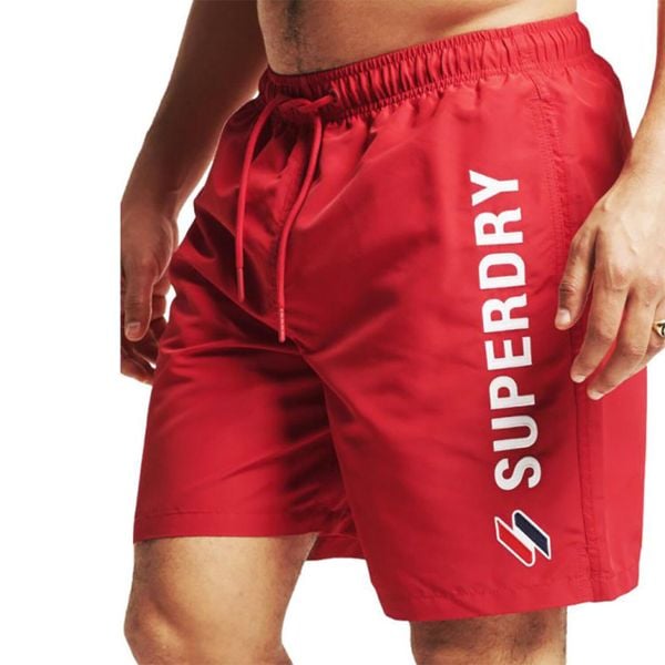 Spodenki kąpielowe męskie Superdry CODE APLLQUE 19INCH. Czerwone kąpielówki Superdry, m, bez wzorów, z poliesteru. W wyprzedaży za 194.05 zł.
