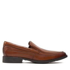 Półbuty Clarks. Brązowe eleganckie półbuty Clarks, bez wzorów, bez obcasa, bez zapięcia. Za 209.99 zł.