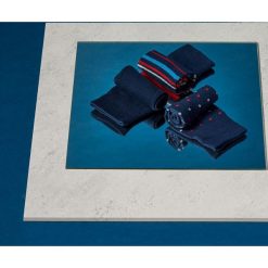 SKARPETKI MĘSKIE. Niebieskie skarpety marki TOP SECRET, w kropki. W wyprzedaży za 14.99 zł.